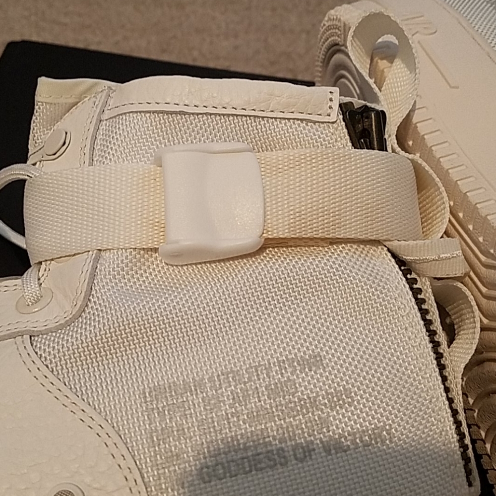 Nike Men's Air Force 1 Basketball Shoes - Picture 9 of 10